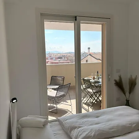 Penthouse A Due Passi Dal Mare 公寓