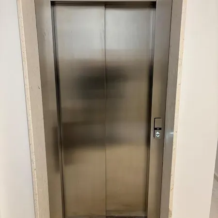 Penthouse A Due Passi Dal Mare Apartmán *